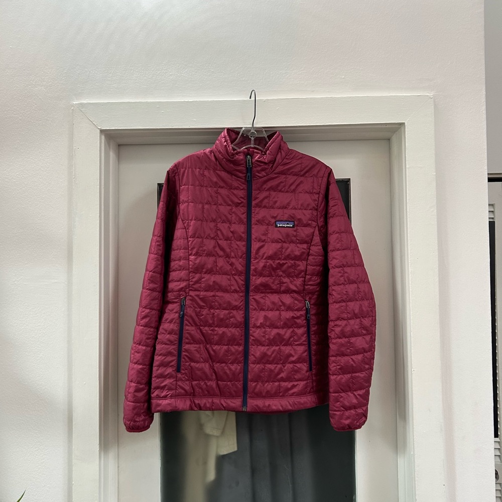 COPY - Patagonia PrimaLoft Packaway Jacket - Maroon/ Red - Women’s Medium - Nev…